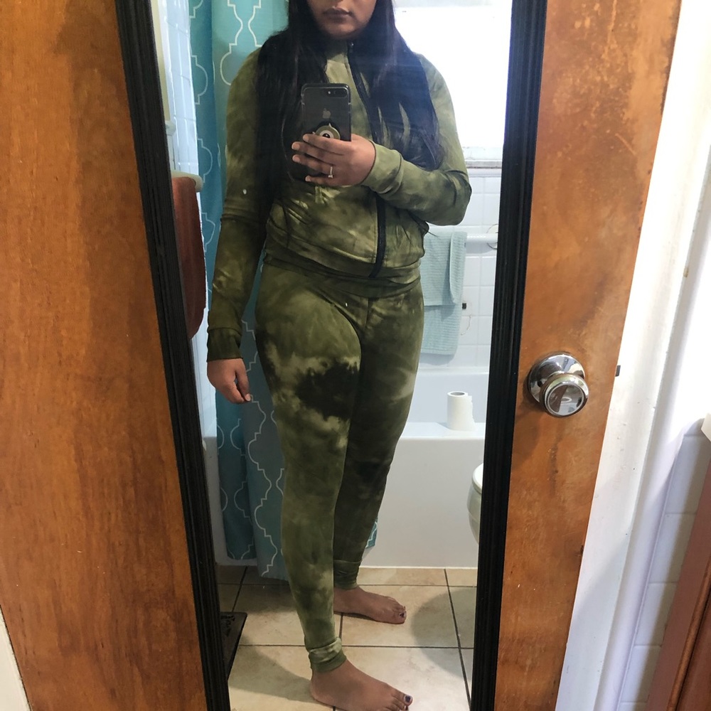Worn twice fits like a medium